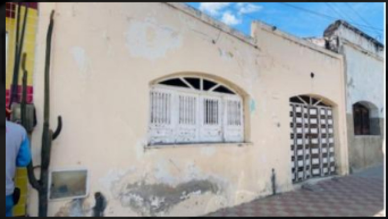 Barro/CE - "Uma casa, edificada em tijolos e telhas, medindo - leilão judicial - Barro CE - lance mínimo R$ 187.500