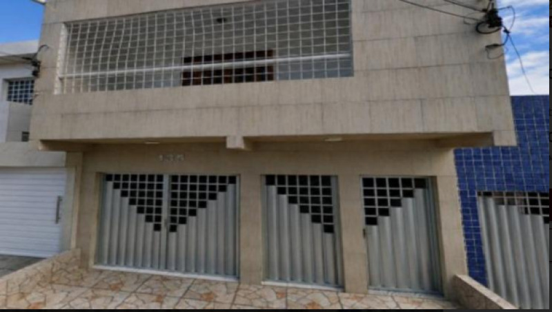 Prédio residencial na rua félix paiva, nº 135, são cristovão, arcoverde/pe. constituido de térreo e primeiro andar (unidades independentes).